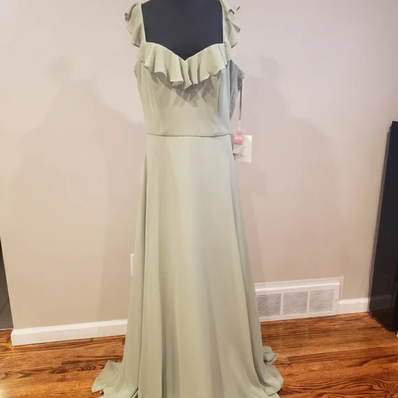 green emerald velvet dress TDY Sage Green Short Infinity Dress main image 1